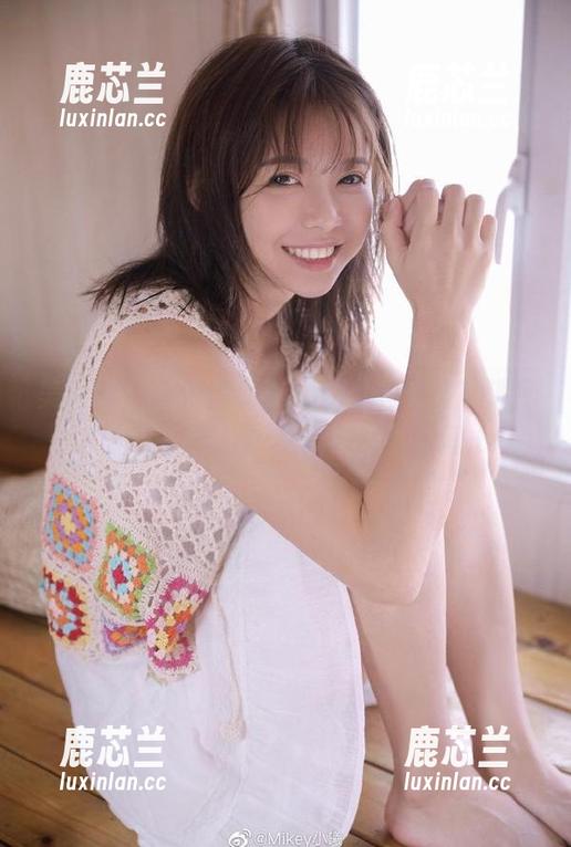 美媛馆 - 全景呈现Angela小热巴定制网袜的魅力，带你领略精彩图片瞬间.txt