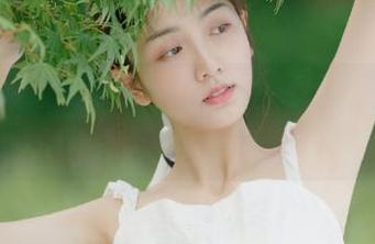 美媛馆 - Cris_卓娅祺的修女写真集：从精选光影中发现内心的宁静和纯粹！.txt
