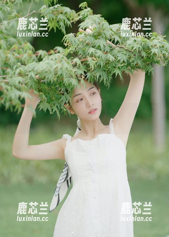 美媛馆 - Cris_卓娅祺的修女写真集：从精选光影中发现内心的宁静和纯粹！.txt