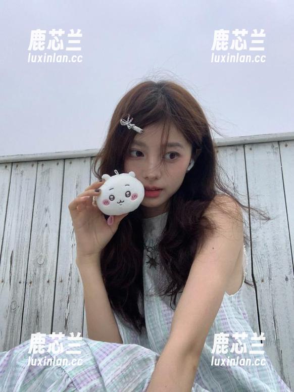 美媛馆 - 原图免费下载！Manuela玛鲁娜带你领略那些精彩的户外写真之旅！.txt
