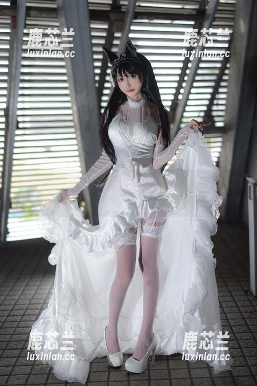 艺图语 - 豌豆雀斑少女的白色世界：让我们一起走进她的写真作品全集.txt