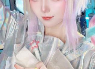 花柒Hana的斯卡蒂泳装写真,精彩cos原图让你眼前一亮!.txt