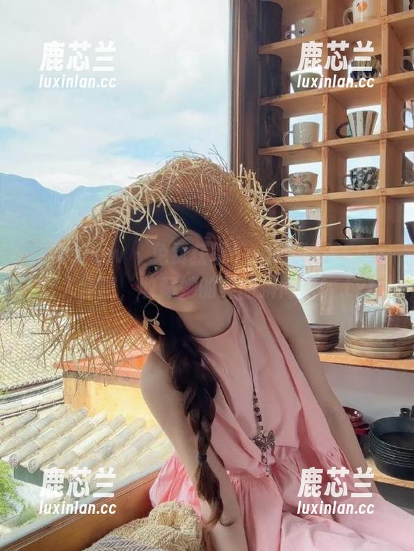 花漾show - 免费获取Egg-尤妮丝Egg双人套图，收藏她的美丽瞬间吧！.txt
