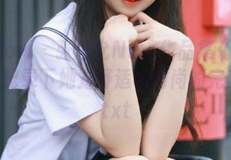 花漾show - 张思允Nice作品集《棉袜》，原图记录下她对舒适与时尚的完美诠释.txt