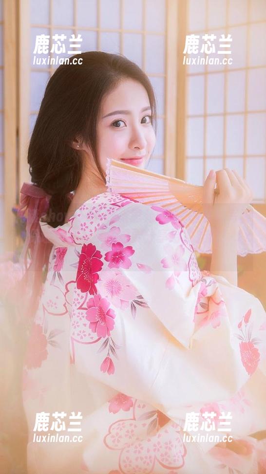 花漾show - 下载张思允Nice的灰丝写真，保证你会忍不住想要分享给朋友们！.txt