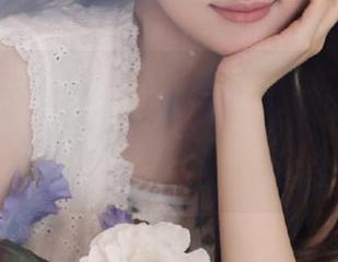 花漾show - 全新更新！赵惟依coco以她的白裙作品完美演绎夏日清新气息，别错过！.txt