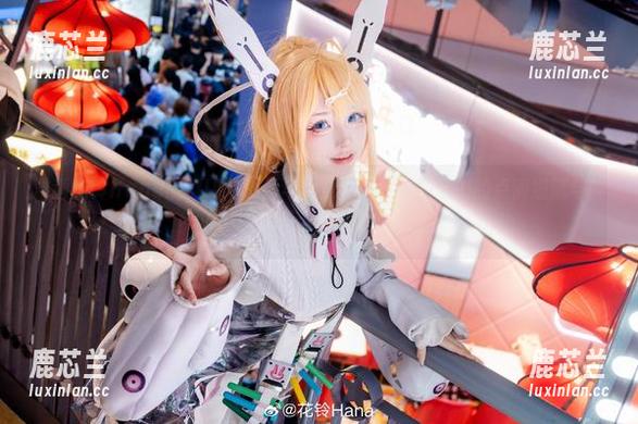 邂逅花铃Hana的LUNA最新写真集，感受她生活中的点滴细腻与鲜活.txt