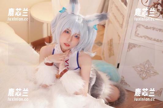 虎森森倾情呈现黑白小虎写真，解锁cos界的无限可能与创意.txt