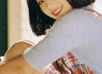 蜜桃社 - 木奈奈全套镂空写真,细腻光影下的优雅与神秘.txt