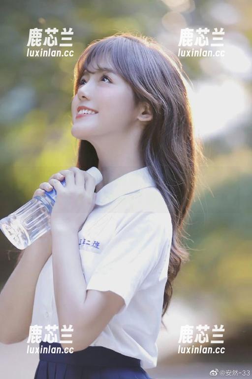 蜜桃社 - 木楠Nan内衣风格图包合集：优雅与性感并存的视觉盛宴揭秘.txt