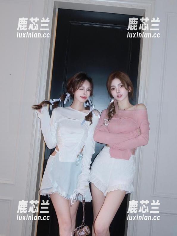 蜜桃社 - 一窥杏子的内衣世界：精彩写真图包传递独特风格与气质.txt