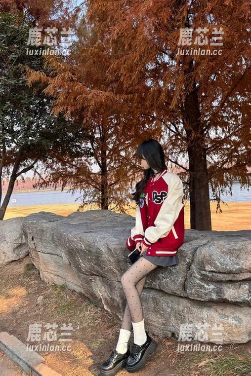 蜜桃社 - 图库精选：绯月樱-Cherry护士写真资源，感受她的专业与优雅.txt