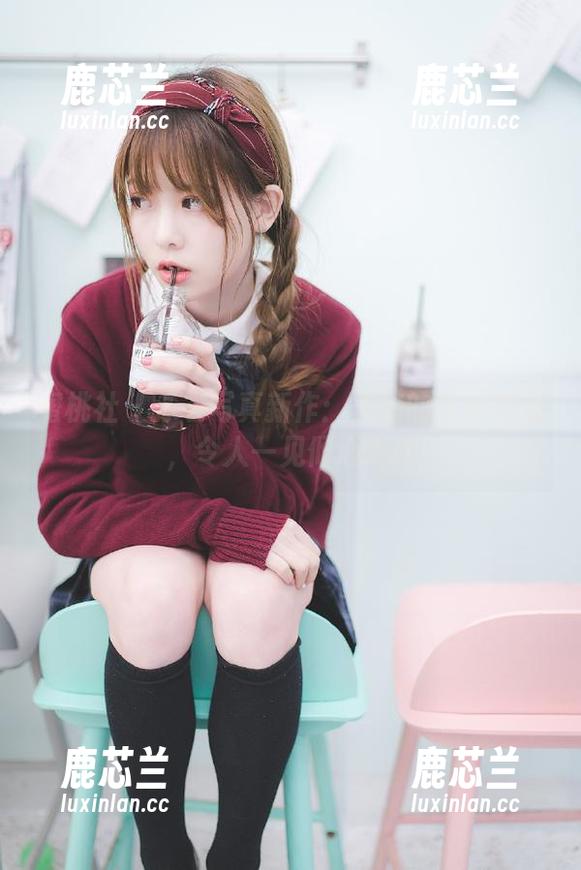 蜜桃社 - 泳衣写真新作：美绪的福利作品，令人一见倾心.txt