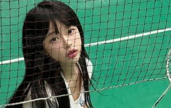 蜜桃社 - 定制萌美Moemi制服写真作品,展示青春韵味与独特风格.txt