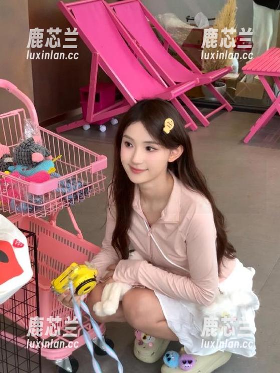 蜜桃社 - 陌子Mandy私拍水手服特辑，尽情欣赏这一系列美丽而动人的图片.txt