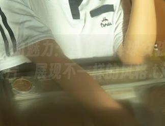 感受运动的魅力：蠢沫沫棒球女孩的原图照片，展现不一样的风格.txt