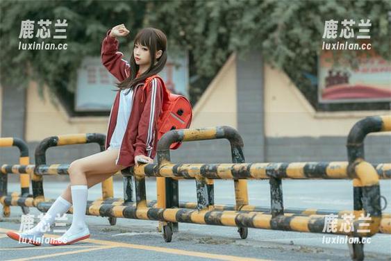 融合无圣光与美感，蠢沫沫卯月桃子写真合集让你心动.txt