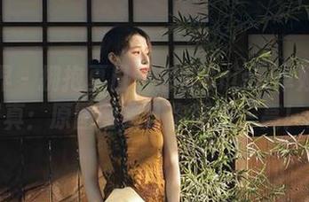 语画界 - 拥抱夏日气息的Cris_卓娅祺泳衣写真：原图图集让你眼前一亮！.txt
