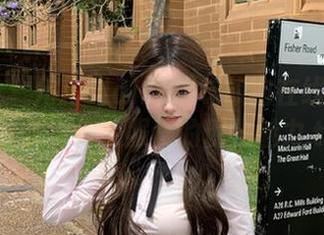 语画界 - 允儿Claire韵味旗袍在线魅力合集，探索传统服饰的现代魅力.txt