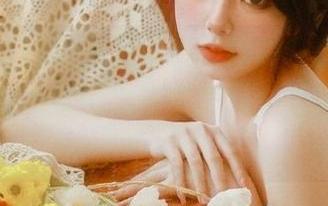 语画界 - 徐莉芝校园写真作品分享,带你免费领略青春活力与校园风光的独特魅力!.txt