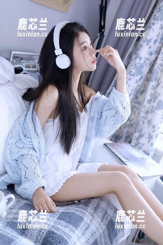 语画界 - 一起欣赏绯月樱-Cherry的长腿写真，原图展现出美丽背后的故事.txt