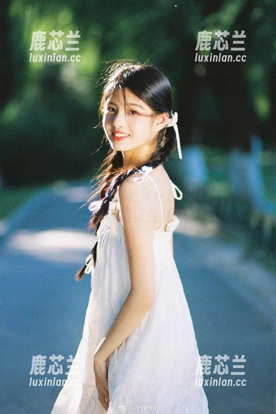 语画界 - 言沫高挑美女私房写真经典精选合集：唤醒你内心深处对美的追求.txt