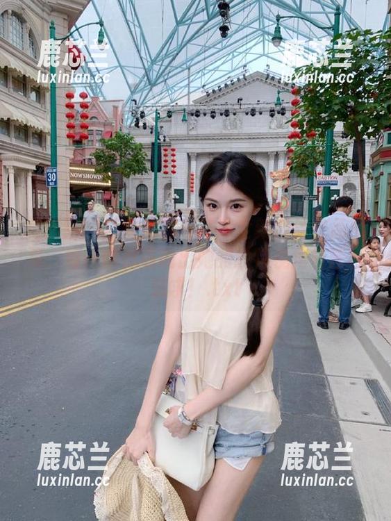 微密圈 - 超辣的林一带来全新肉丝作品图集：每一幅都展现出她的独特视角与艺术追求！.txt
