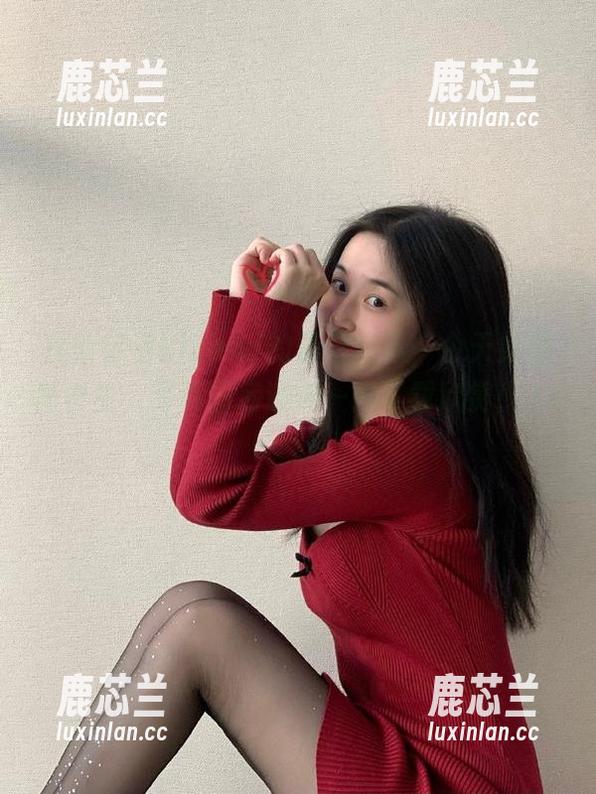 探索铭铭kizami的青春故事，今天她是高中生，写真图库邀你一同下载欣赏！.txt