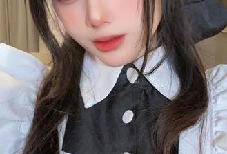 阿九从不咕咕(九言)的魅力升级：美脚合集中的每张图片都是一首诗！.txt