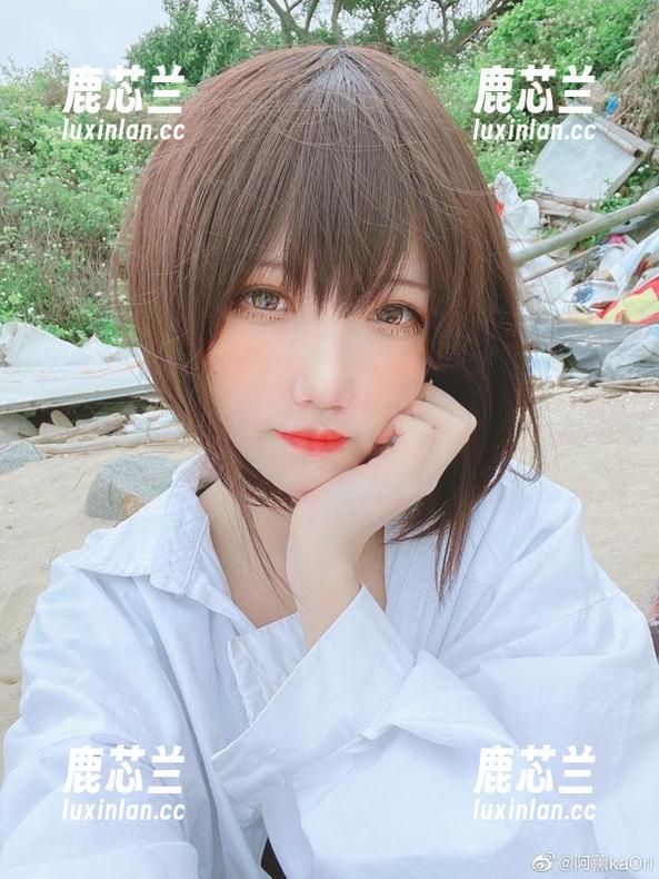 圣诞节限定图包：阿薰kaOri的写真上演的花式美丽，让你过足眼瘾！.txt