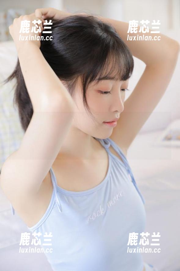 微密圈 - 想要拥有个性十足的壁纸？来看看陈妮妮UNI的蓝蕾丝黑丁字原图，给你的设备换皮肤吧！.txt