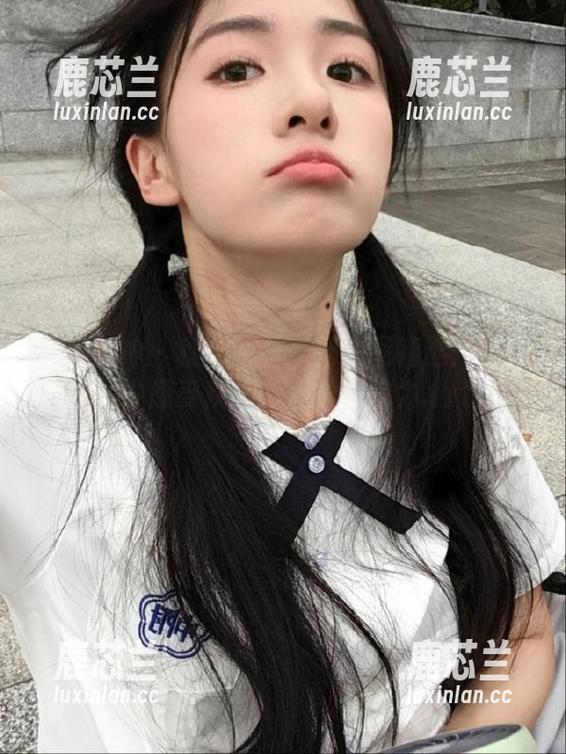 青丘女神 - 秋秋灰丝系列美图精选：在图片中感受秋天的温柔与魅力.txt