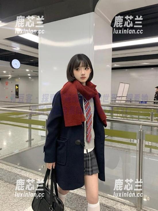 青豆客 - 探索丁筱南的秘密世界：观看她最新写真合集的完美魅力.txt