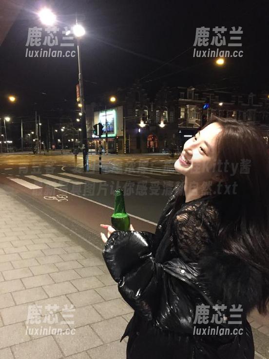 青豆客 - 夏日气息浓厚：施忆佳Kitty酱最新写真图片让你感受清新自然.txt