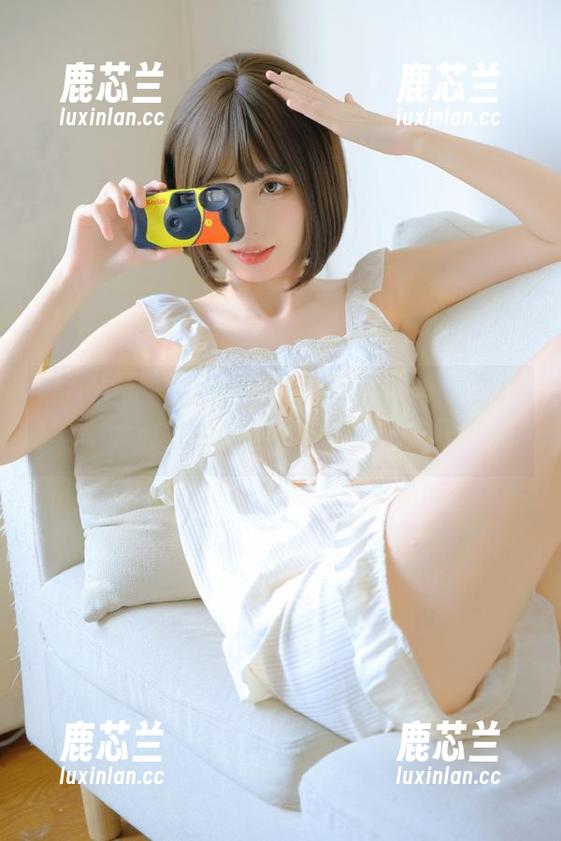 青豆客 - 邂逅“学姐”杨上萱，细腻原图尽显清新气质的写真图集.txt
