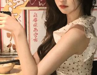 青豆客 - 清甜夏日私拍：梁莹Sugar的资源带你领略夏天的无限魅力！.txt