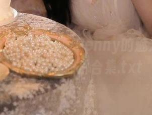 青豆客 - 感受汪佩妮Penny的魅力：精美套装写真照片合集.txt