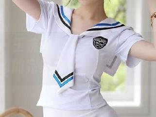 青豆客 - 王婉悠高跟鞋写真：大胆创新与经典优雅的完美结合，精彩图片一览.txt