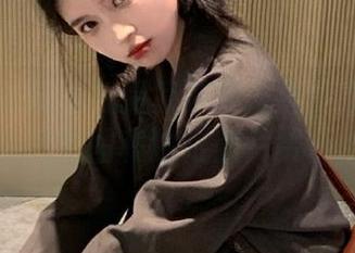 青豆客 - 妩媚与清凉并存：黄梦羡泳池系列精美原图和独特照片赏析.txt