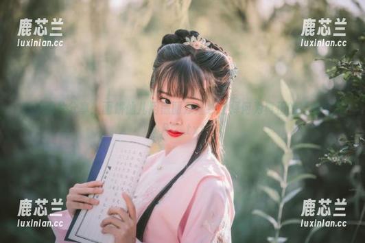精选图片分享：面饼仙儿用德丽莎婚纱诠释何为真正的“仙女下凡”.txt
