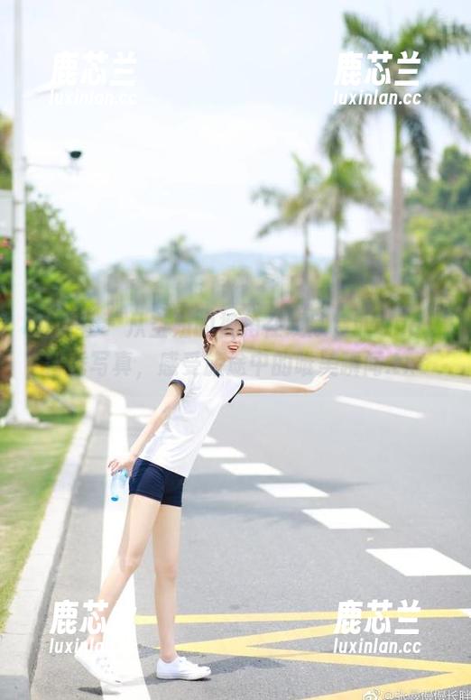 魅妍社 - 从空姐的视角在线欣赏Wendy智秀写真，感受旅途中的唯美瞬间.txt