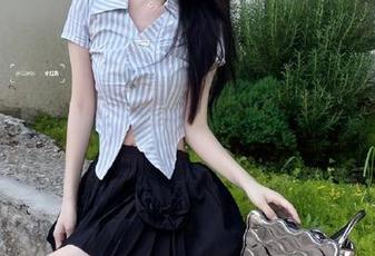 魅妍社 - 探索刘懿萱Yoyo女友的私拍作品，每一张都让人想深深沉醉其中！.txt