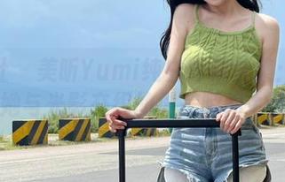魅妍社 - 美昕Yumi纯白影像合集：记录她与光影交织的柔美瞬间.txt